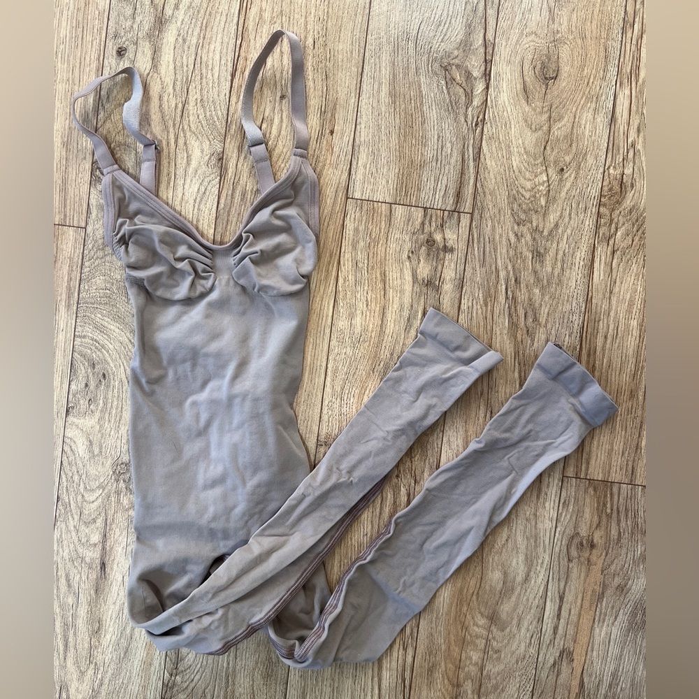 Skims seamless sculpt bodysuit